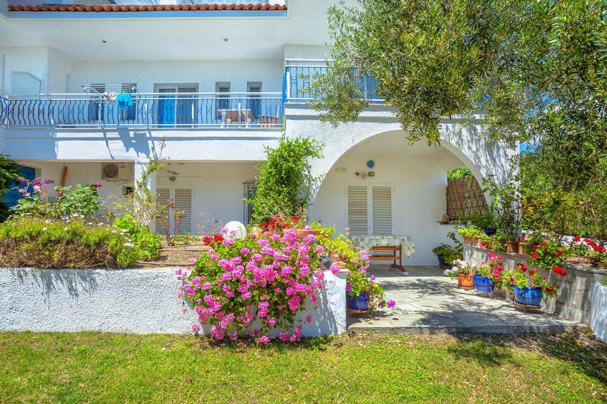 Xenios Faros Apartments Possidi Exterior photo